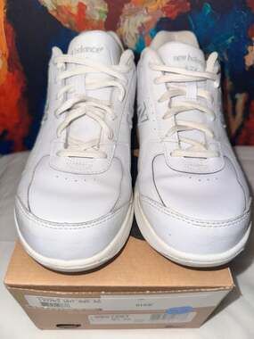 No.53 New Balance WW576WT Leather Walking Shoes